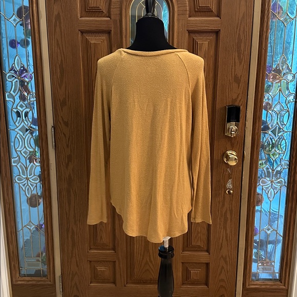 068 American Eagle Mustard Yellow Top - Picture 3 of 6